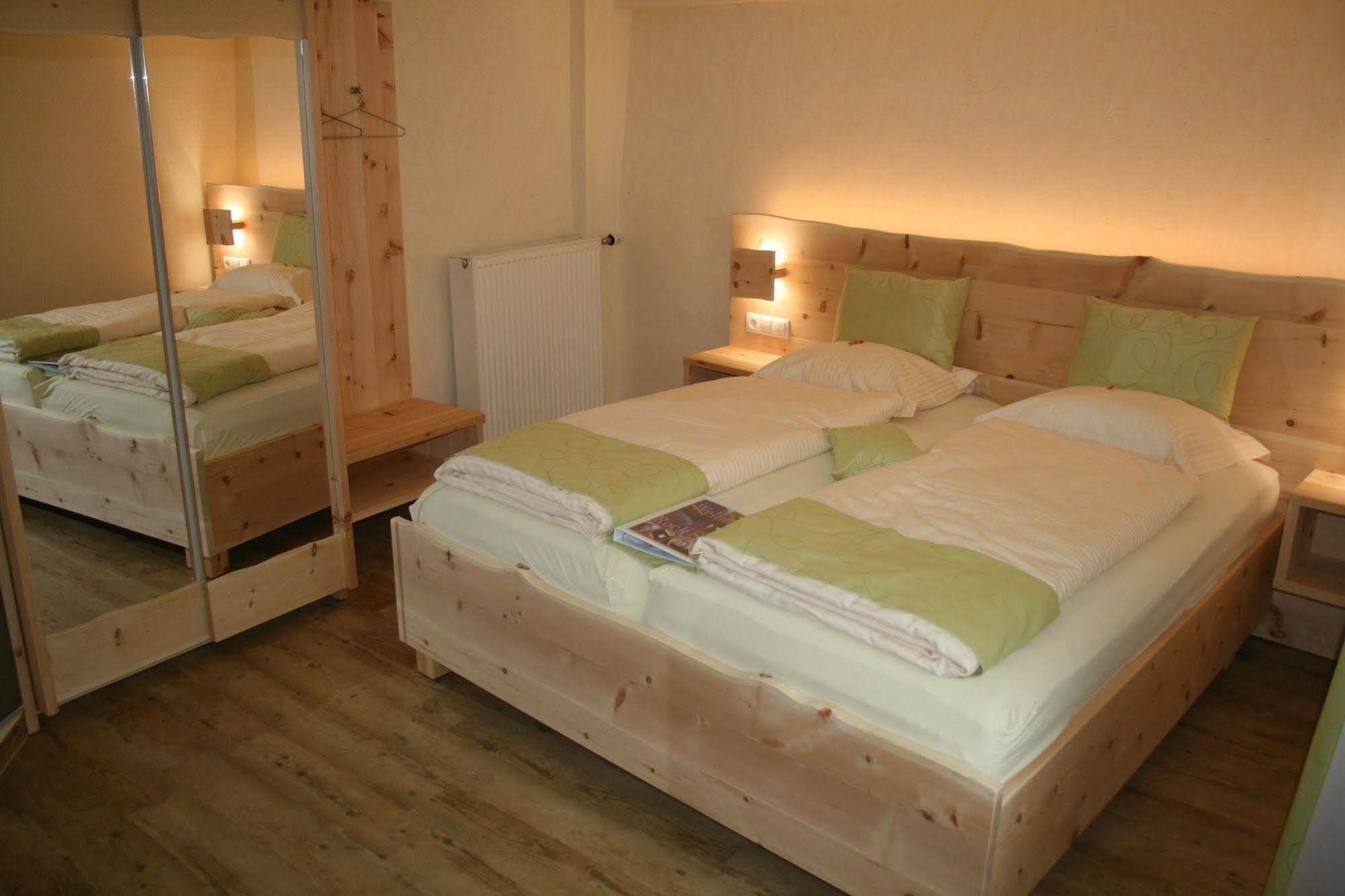 Logis Gourmet & Relax Hotel De La Sure Esch-sur-Sûre Esterno foto